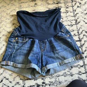 LED (Luxe Essentials Denim) Full panel 3.5 inch maternity shorts